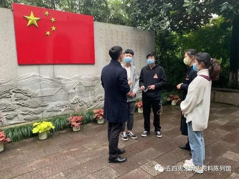 云讲解.jpg